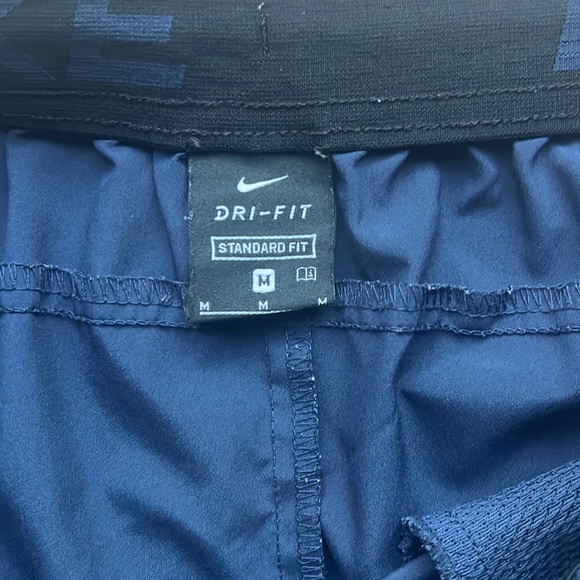 **SOLD** 🖤 Nike DriFit Standard Fit Shorts - Picture 3 of 3